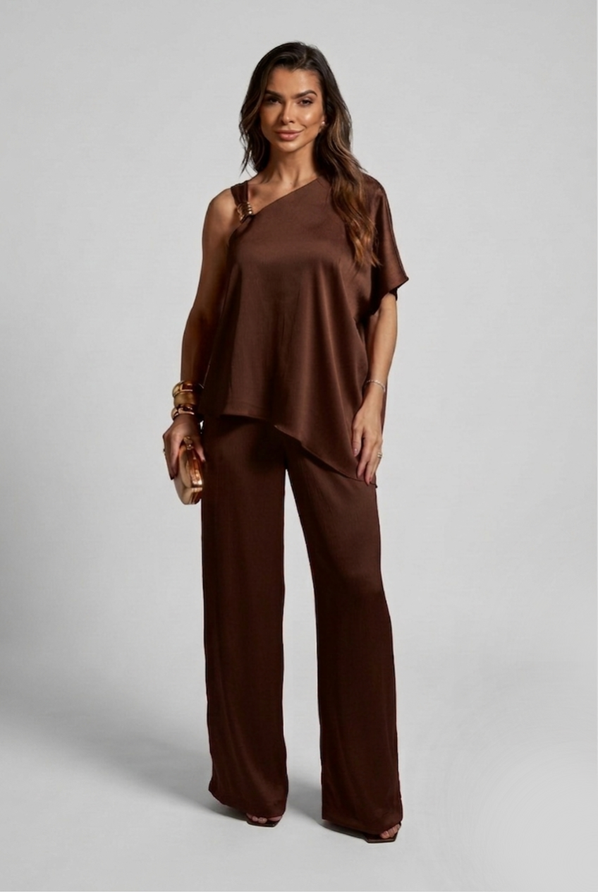CONJUNTO BLUSA E CALÇA